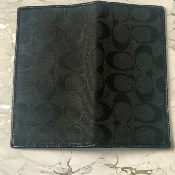 🍍 Coach Cheque Book Holder - Picture 2 of 4